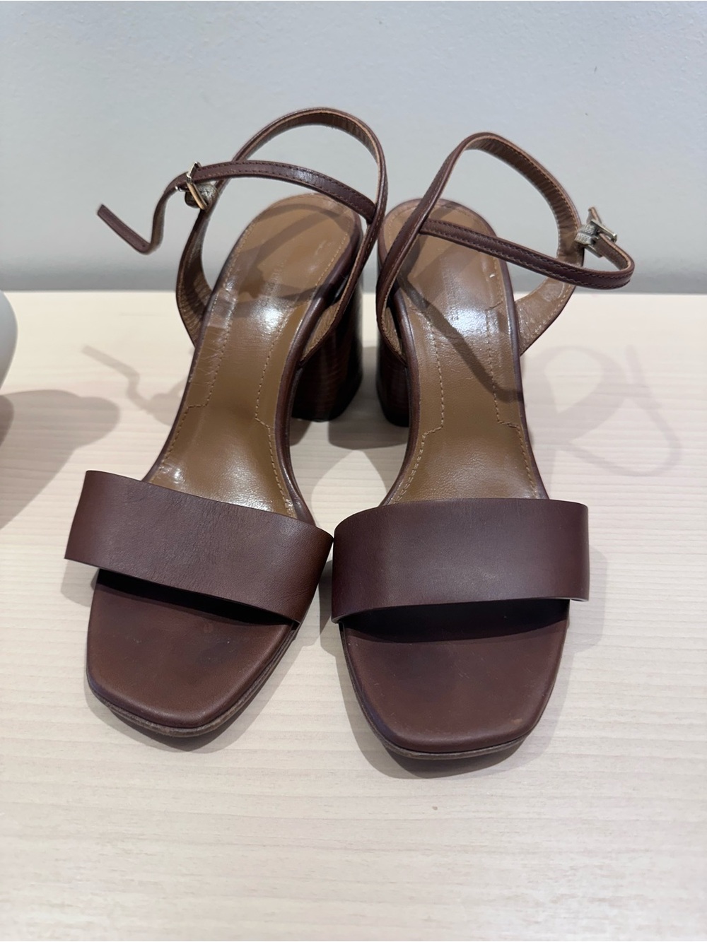 Scanlan Theodore Brown Leather Block Heel Sandals 40